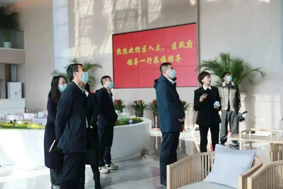 龍港區(qū)人大、區(qū)政府領(lǐng)導(dǎo)一行視察調(diào)研龍港國際醫(yī)療健康產(chǎn)業(yè)園(圖17)