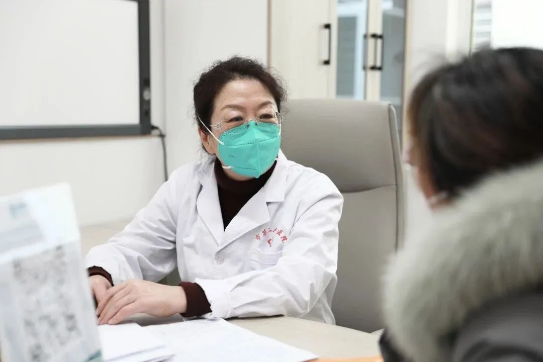 患者如潮，就診場面火爆！市二院著名專家診區(qū)百余位專家陸續(xù)來院出診(圖5)